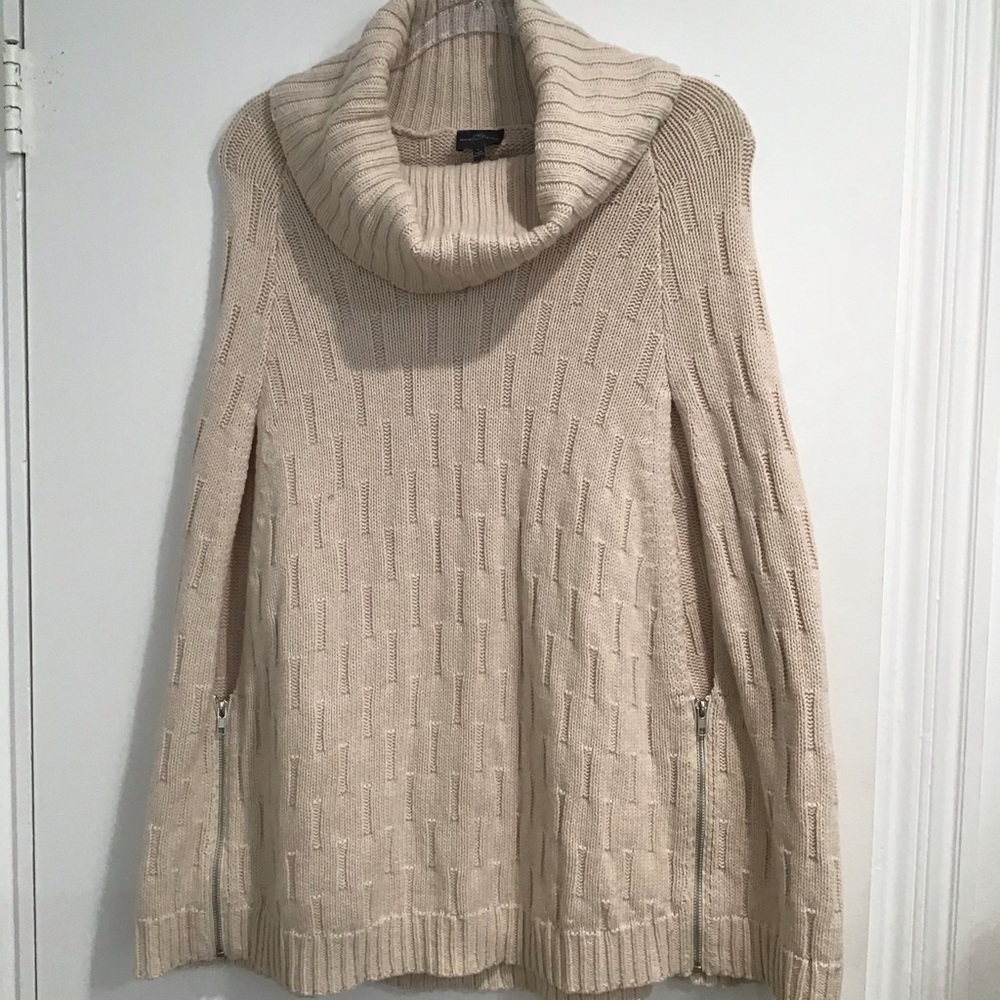 Market and Spruce Oatmeal Zippered‎ Poncho Sz. OS